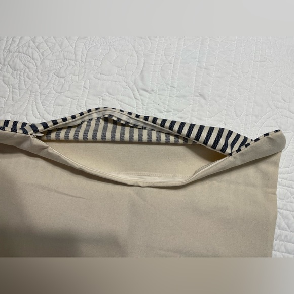 Pillow cover - Picture 4 of 4